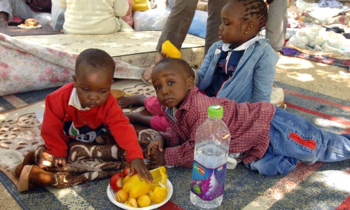 _Government_Press_Office_(GPO)_-_Refugees_from_Sudan's_Darfur_region_staying_in_the_Rose_garden_in_Jerusalem.jpg